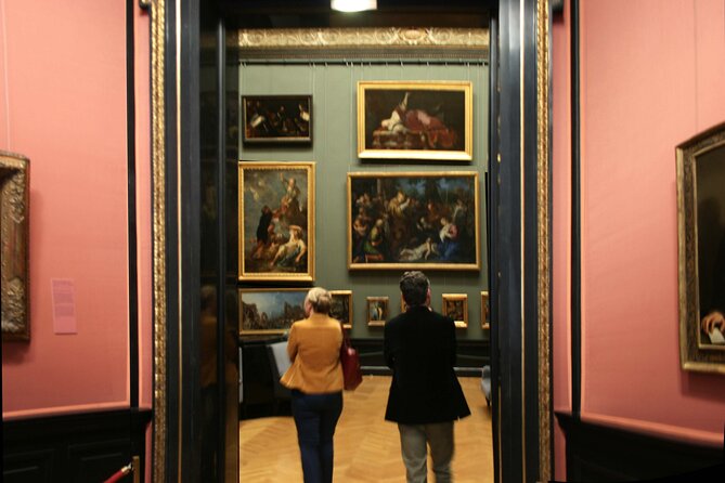 Private Tour of the Picture Gallery of the Fine Arts Museum VIenna (Kunsthistorisches Museum) with an Art Historian - Meeting Julie outside the main entrance