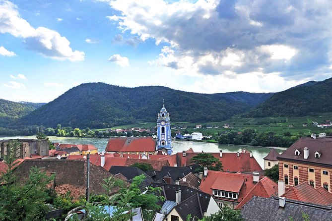 Private Tour Vienna to Salzburg via Wachau & Lake District - Starting at 10:00 AM in central Vienna