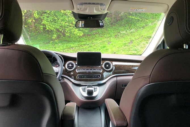 Private Transfer between Salzburg Airport and Salzburg City - The 20-minute ride into Salzburg
