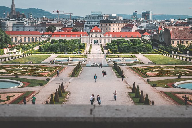 Private Transfer from Salzburg to Vienna: Door-to-door, English-speaking driver - Key Points At a Glance