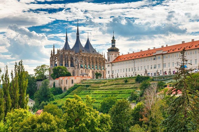 Private Transfer from Vienna to Prague with 1 hour Stop in Kutna Hora - Why this Vienna to Prague transfer makes sense