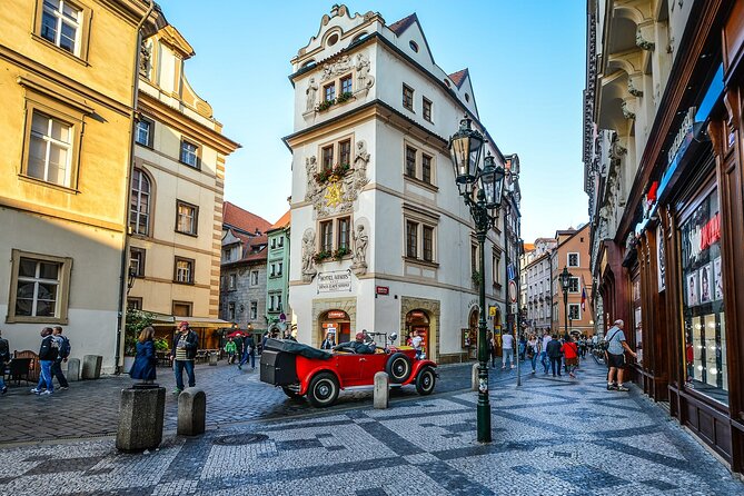 Private Transfer from Vienna to Prague with Stop in Hluboká or Český Krumlov - Choosing the Right Vehicle for Your Group