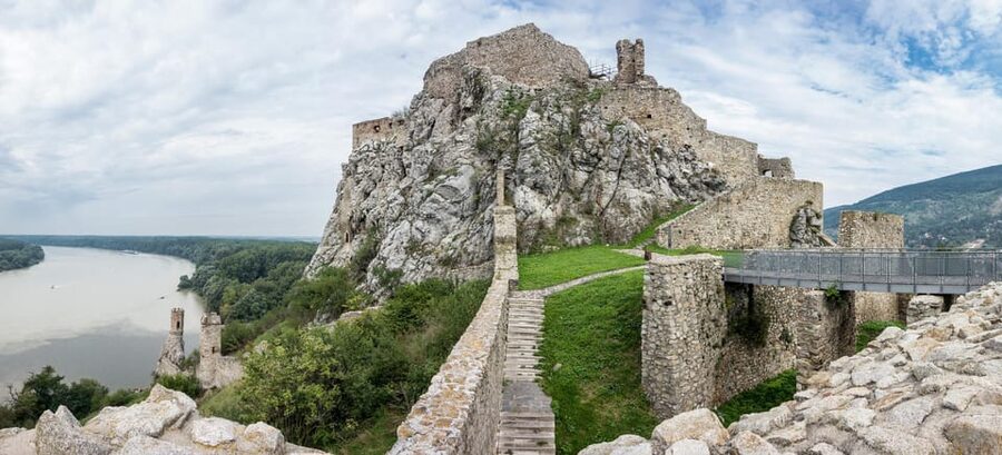 Private trip from Budapest to Bratislava & Gyor, and back - What the driver can and cannot do