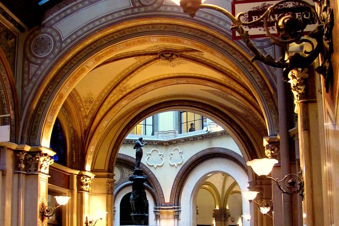 Private Vienna Evening Walk — Orientation for Your First Night - What the guides add to the experience