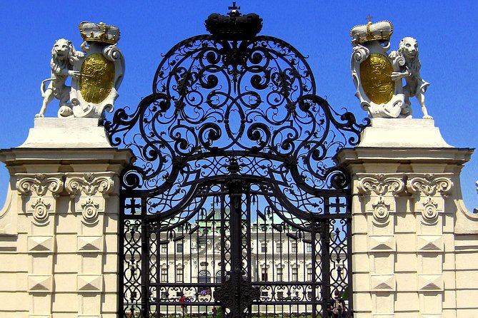 Private Vienna Highlights History Walk — WWII and Post War Vienna - Schwarzenbergplatz and the memory of liberation