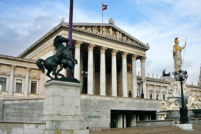 Private Vienna Historical Landmarks Tour - Belvedere Palace and Schönbrunn Palace: two very different palaces