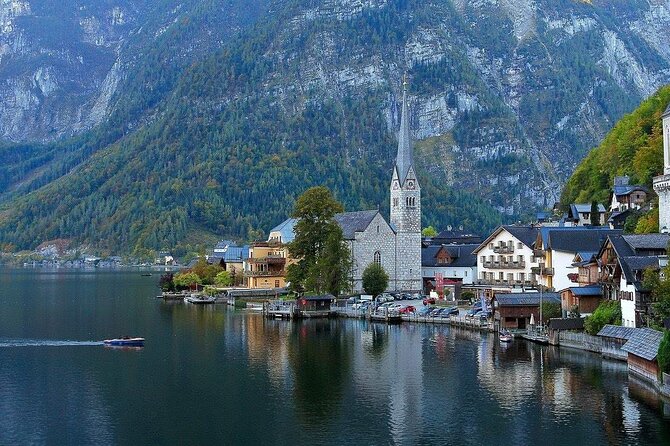 Private Walking Tour of Hallstatt Churches with a Pro Guide - Pfarrkirche Maria Himmelfahrt and its painted interior