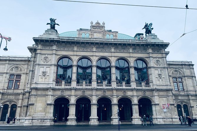 Private World War II Walking Tour in Vienna - Guide Style, English, and the Pace of the Walk