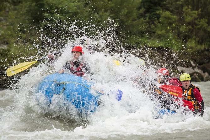 Rafting in Salzach with a state-certified raft guide - The Labyrinth brings the first serious test