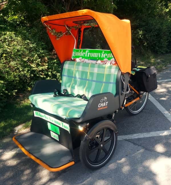 RAXI (Electric Rickshaw) Vienna Tours with two options - When public transport replaces the RAXI
