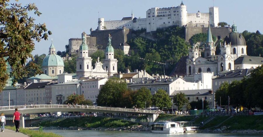 Salzburg 2.5-Hour Walking Tour: Mozart, Old Town & More - Getreidegasse and Mozart’s Birthplace