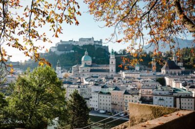 2-Hour Guided Walking Tour with a Photographer