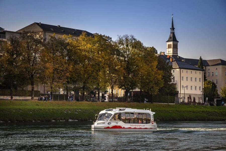 Salzburg: Amphibious Splash Tour on Land & on Water - Why this strange-looking vehicle works in Salzburg