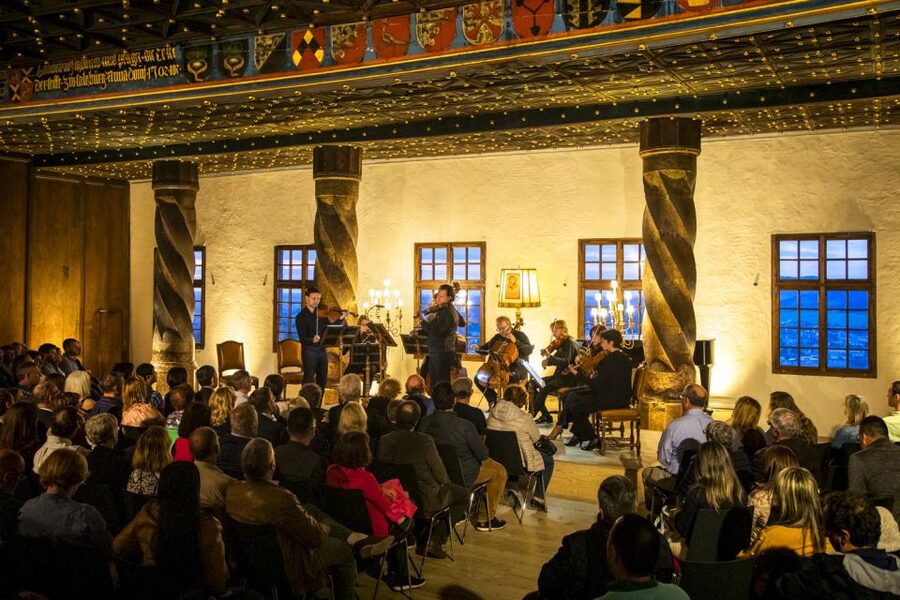 Salzburg: Best of Mozart Fortress Concert and Dinner - Riding the Funicular to Hohensalzburg Fortress