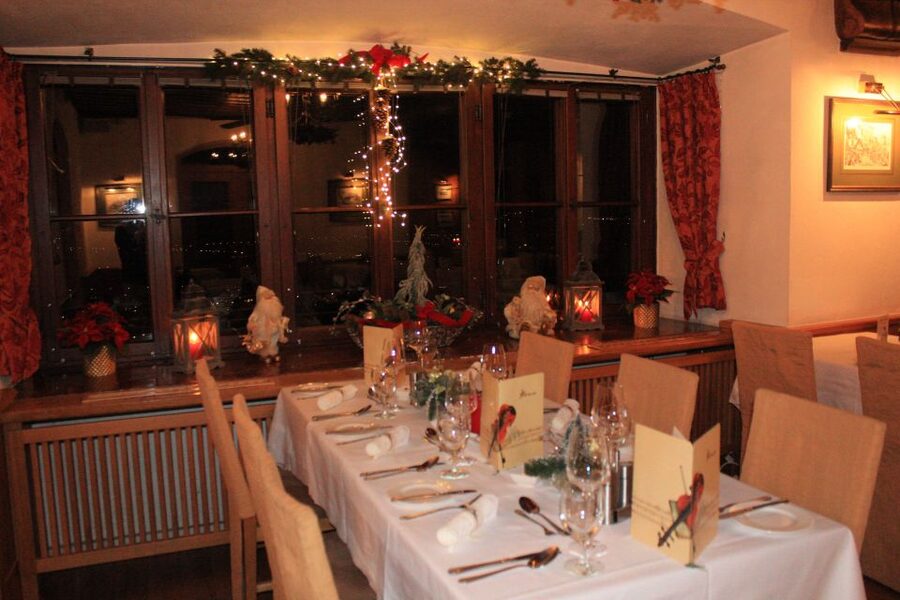 Salzburg: Christmas/Advent Concert & Dinner - Classic or VIP: Which Dinner Makes Sense?