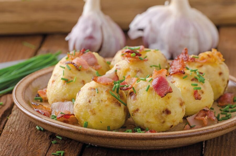 Salzburg: Dinner Cooking Class and Music - Live music from Mozart to The Sound of Music