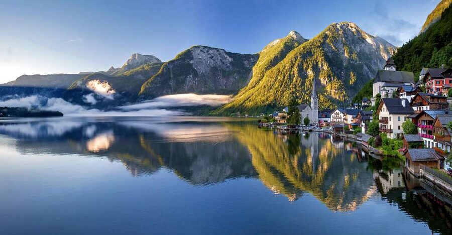 Salzburg: Hallstatt and Sound of Music Tour - Morning views through the Salzkammergut
