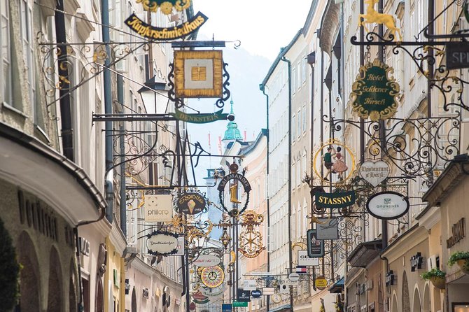 Salzburg Highlight Tour with Fortress Hohensalzburg - Coffee and apple strudel at the Old Market