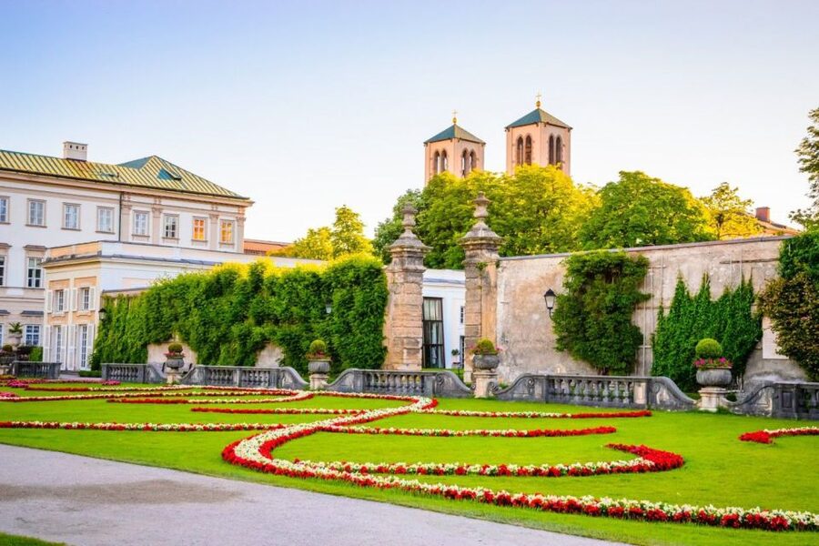 Salzburg: Life of Mozart Private Guided Walking Tour - Mozart’s former home and the story behind the prodigy
