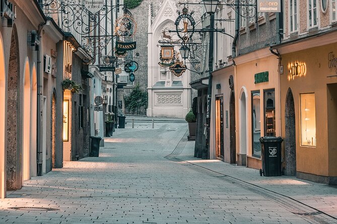 Salzburg Oldtown: Sightseeing Walking Tour with Licensed Local Guide - Kapitelplatz, the fortress view, and Salzburg’s oldest bakery