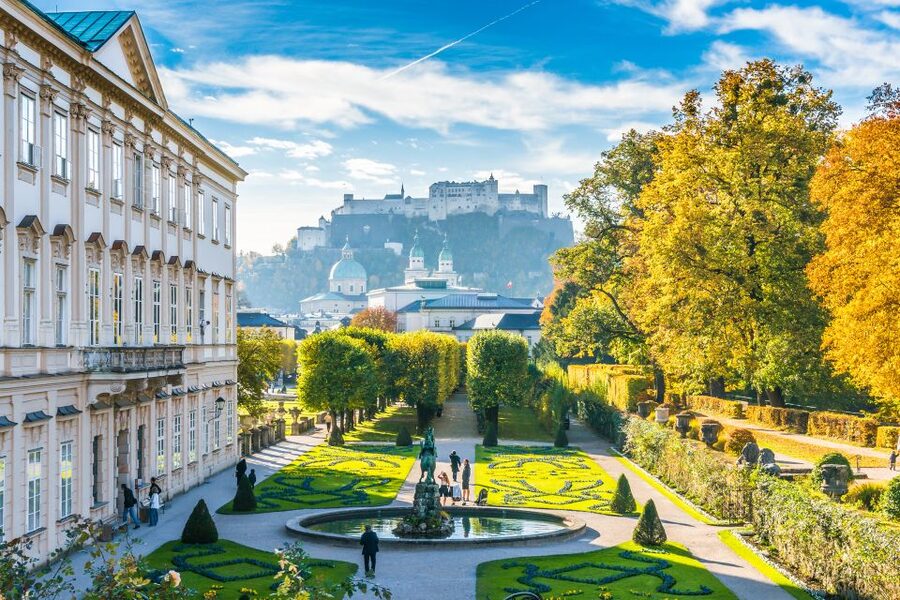 Salzburg: Private City Highlight Tour with a Guide - Crossing the Salzach toward Getreidegasse