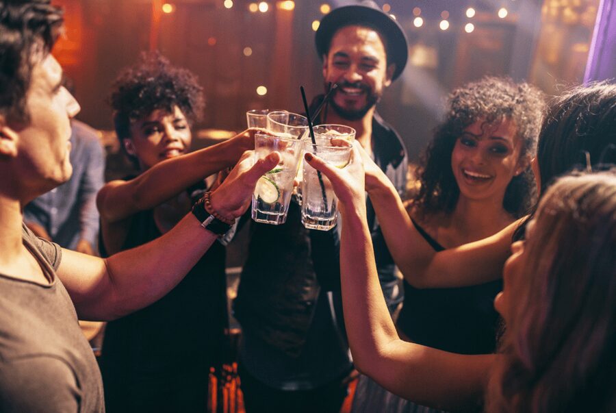 Salzburg: Pubcrawl Tour through best Bars and Clubs in Town - Starting at Linzer Gasse 68