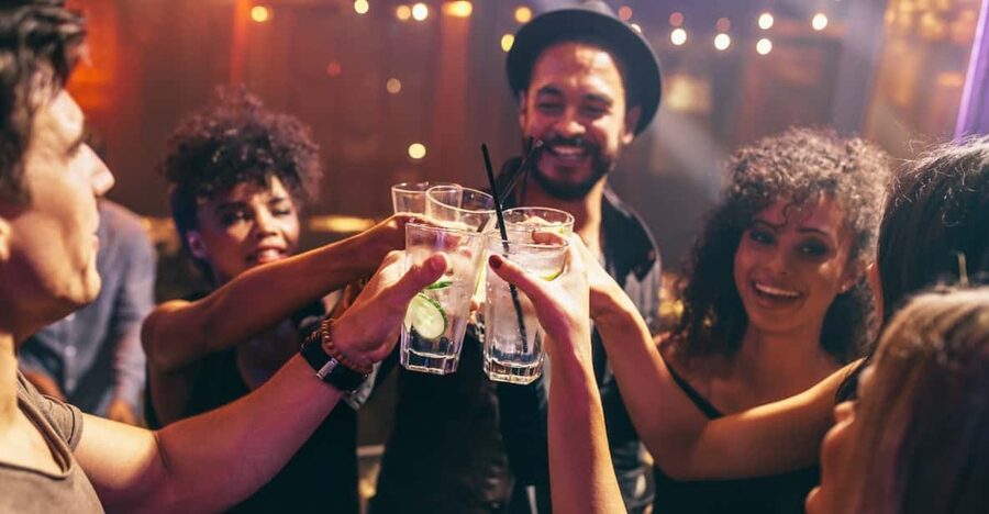 Salzburg: Pubcrawl Tour through best Bars and Clubs in Town - Who will enjoy this Salzburg night out?