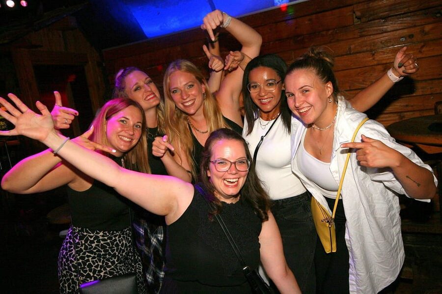 Salzburg: Pubcrawl Tour through best Bars and Clubs in Town - First three hours, three very different bars