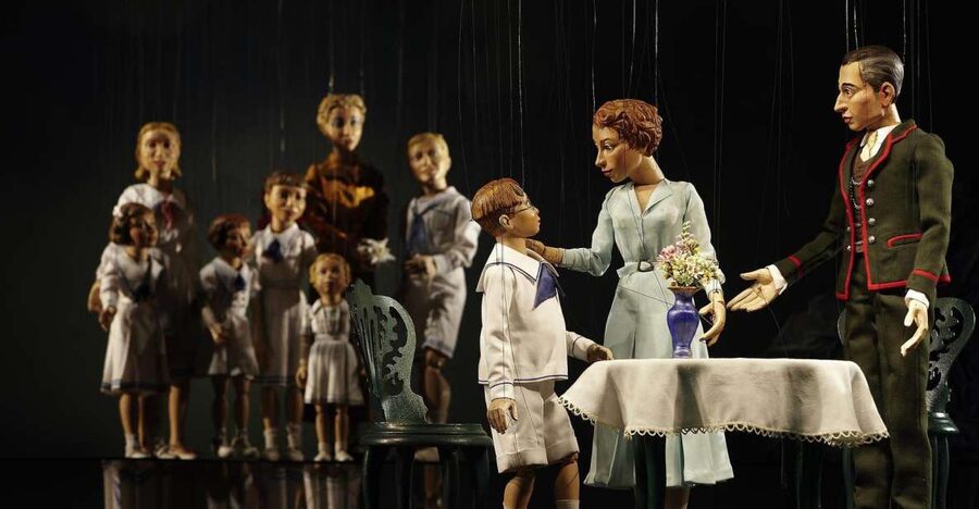 Salzburg: The Sound of Music at Marionette Theater Ticket - What happens during the 105-minute performance