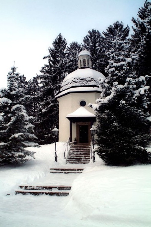 Silent Night Oberndorf Christmas Eve Tour from Salzburg - Candlelight, local custom, and the Christmas Eve service
