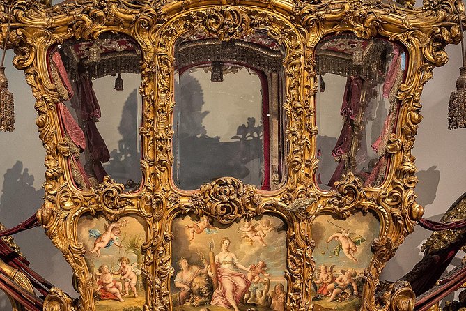 Skip the Line:Imperial Carriage Museum by Schönbrunn Kaiserliche Wagenburg Wien - The personal objects that make Sisi real