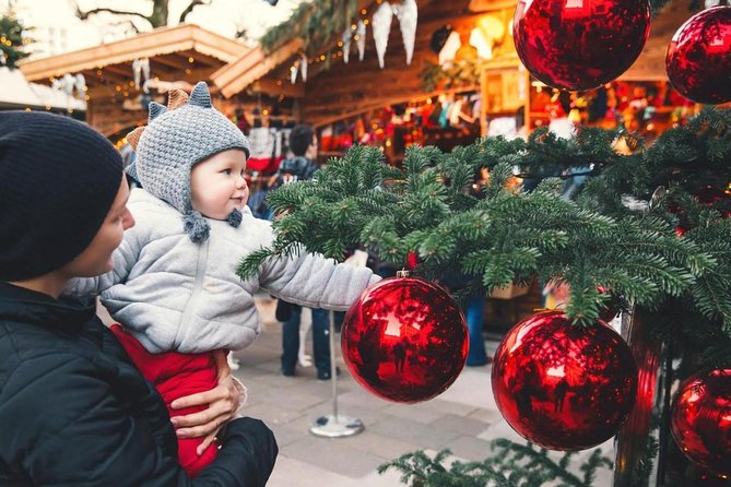 Small-Group Christmas Day Trip to Hallstatt from Vienna - St. Gilgen and Mozartplatz
