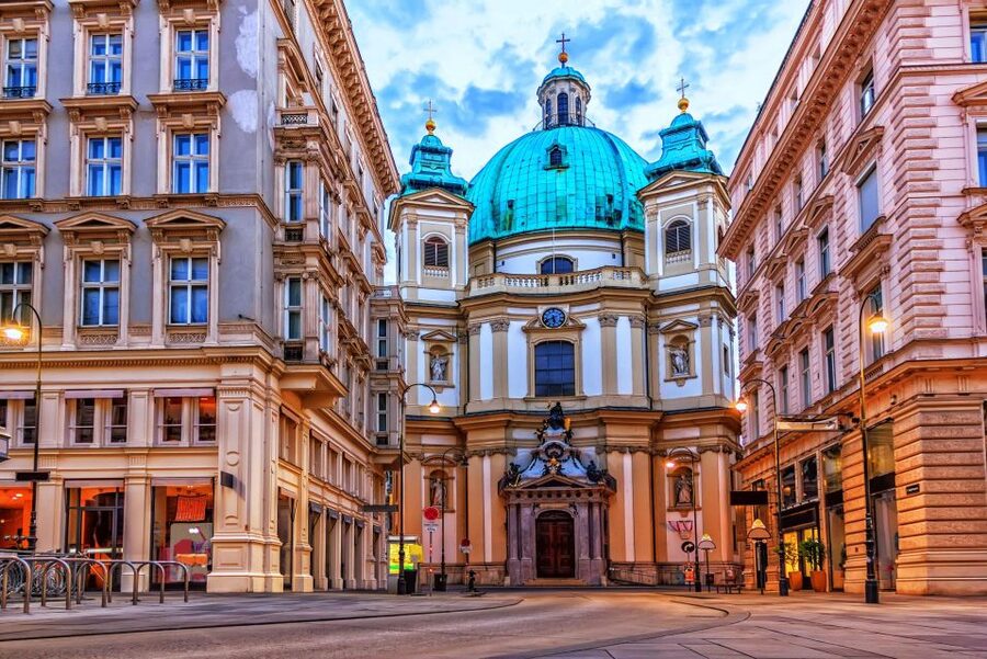St Stephen's Cathedral Vienna Old Town Walking Tour - Meeting point and practical planning