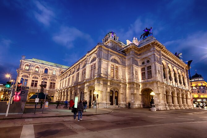 STATE OPERA - PRIVATE guided tour (tickets included) - Meet the artists who shaped the stage