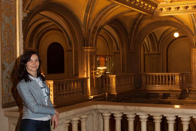 STATE OPERA - PRIVATE guided tour (tickets included) - See how a performance operates behind the scenes