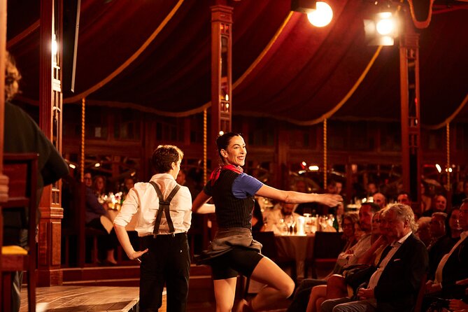 Strauss Dinner Show - Dinner begins with a traditional Viennese menu