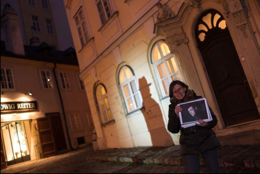 "The Third Man" Film Location Tour - Meeting Harry Lime at Stadtpark Station