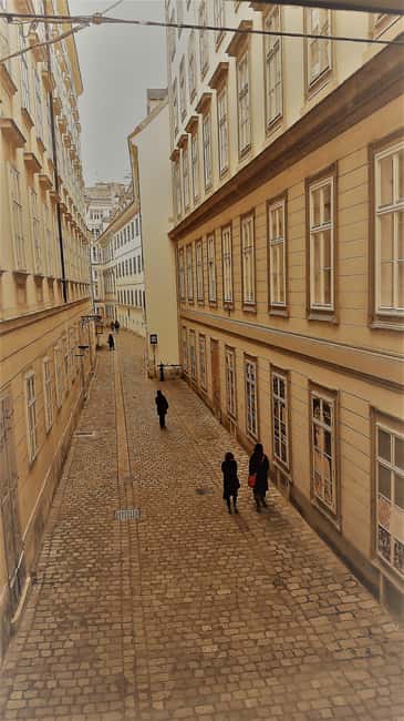 The unknown Vienna City- a guided walking tour in 3 hours - From medieval Vienna to the modern city