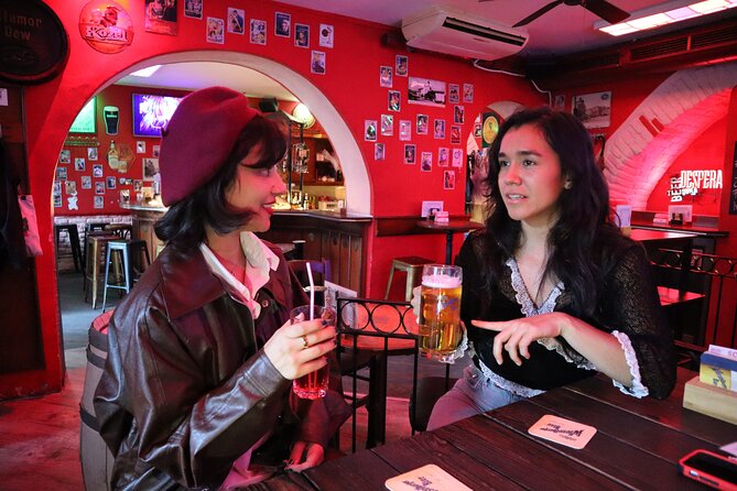 Thursday Night Pub Crawl for Professionals in Vienna, Austria - Pickwick’s Pub, where books meet beer