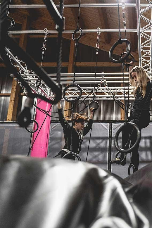 Tirol: Zahmer Kaiser Trampolinpark - The café gives non-jumpers a useful role