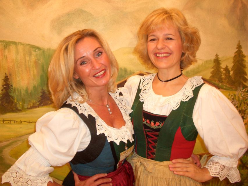 Tyrolean Evenings Family Gundolf in Innsbruck - Dinner before the music is the better choice