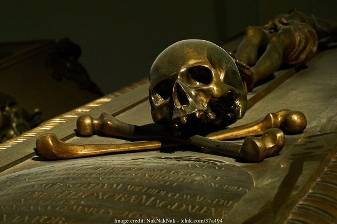Underground 2.5h Tour with St. Stephen’s Cathedral Catacombs - Starting at Stephansplatz, Vienna’s city-center compass