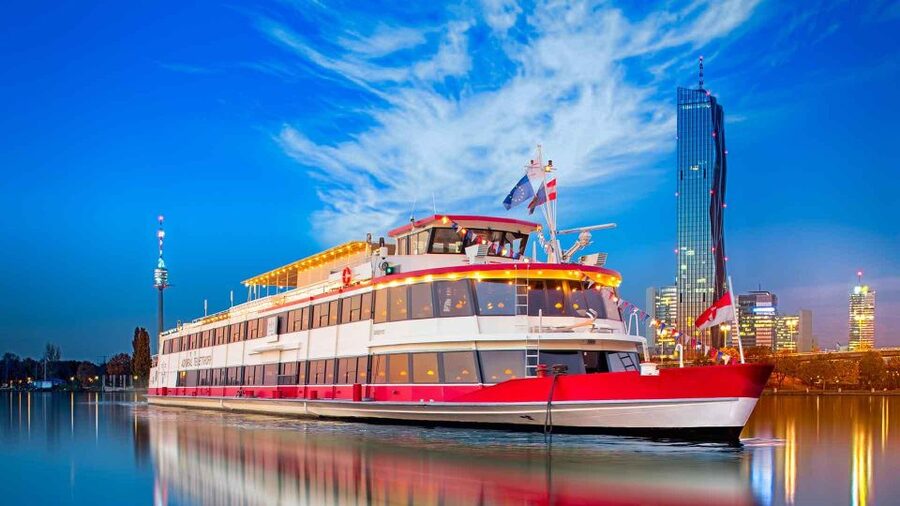 Vienna: 3,5-Hour Danube Cruise "Abba Night" - ABBA Chiquita Revival Sets the Tone