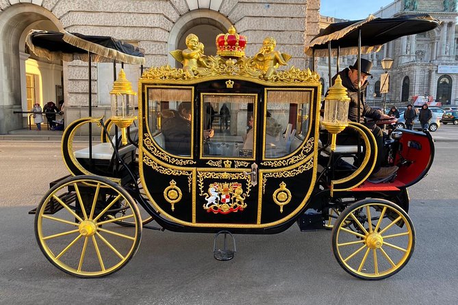 Vienna: 60 min. Imperial E-Carriage Sightseeing Tour with Drinks - Key points before you book