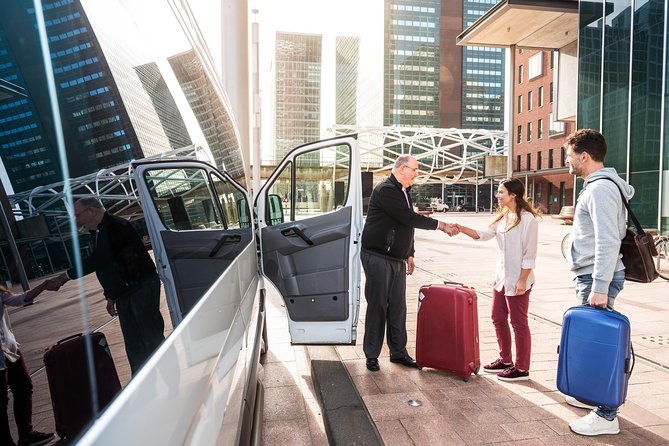 Vienna Airport Departure Transfer (Hotel to Vienna Airport) - Communication before the car arrives