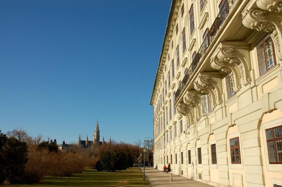 Vienna and Skip-the-Line Schönbrunn Palace Private Tour - Is $1,057 good value?