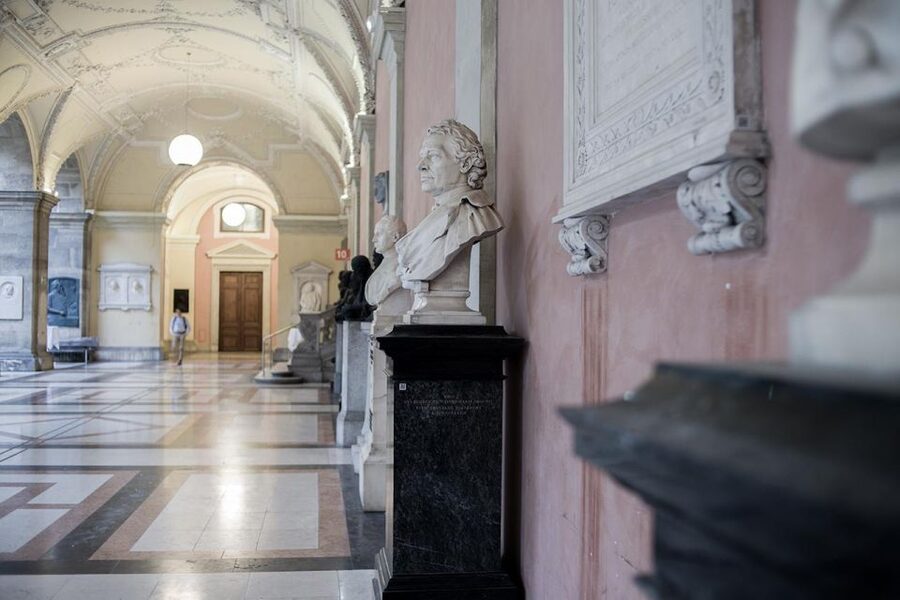 VIENNA AT NIGHT: Photo Tour of the Most Beautiful Buildings - Why Vienna after dark makes a good photo walk