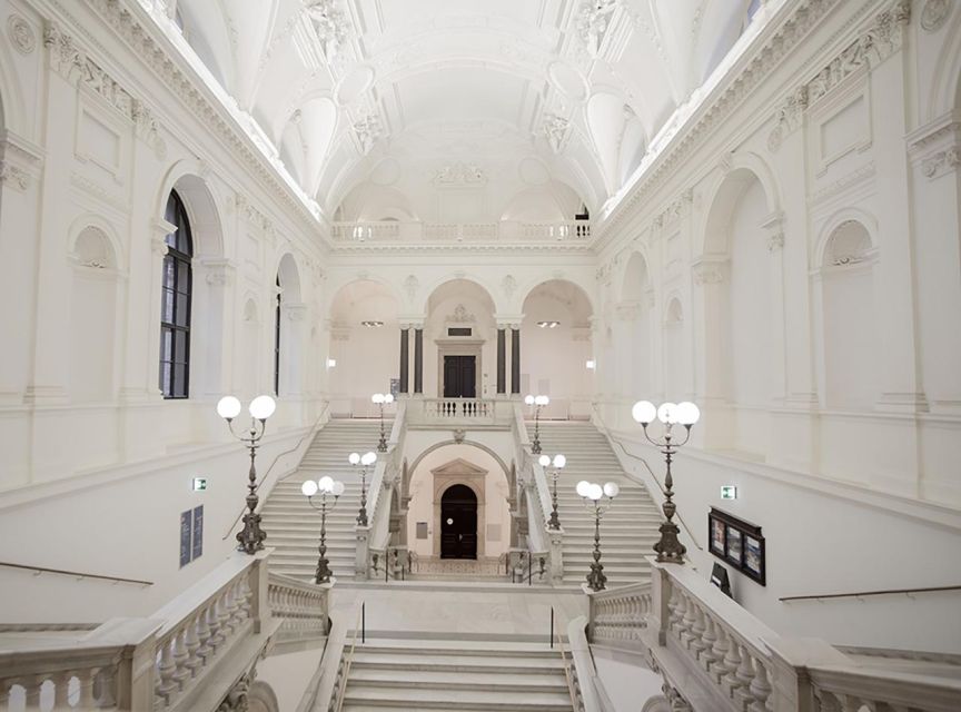 VIENNA AT NIGHT: Photo Tour of the Most Beautiful Buildings - Meeting at Universitätsring 1 near Schottentor
