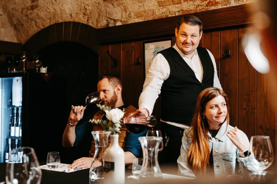 Vienna: Austrian Wine Tasting Evening - What the sommelier adds