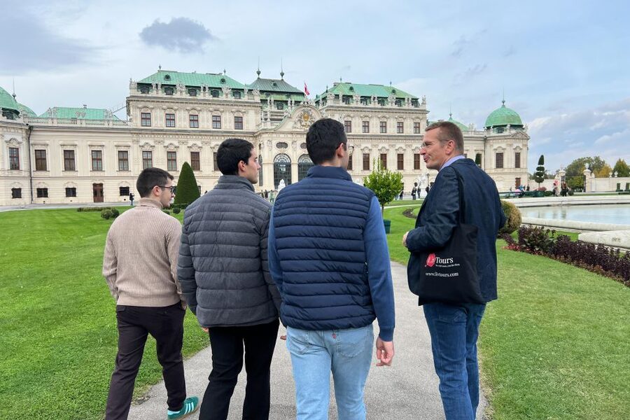 Vienna: Belvedere & The Best of Gustav Klimt Private Tour - What two hours really allows